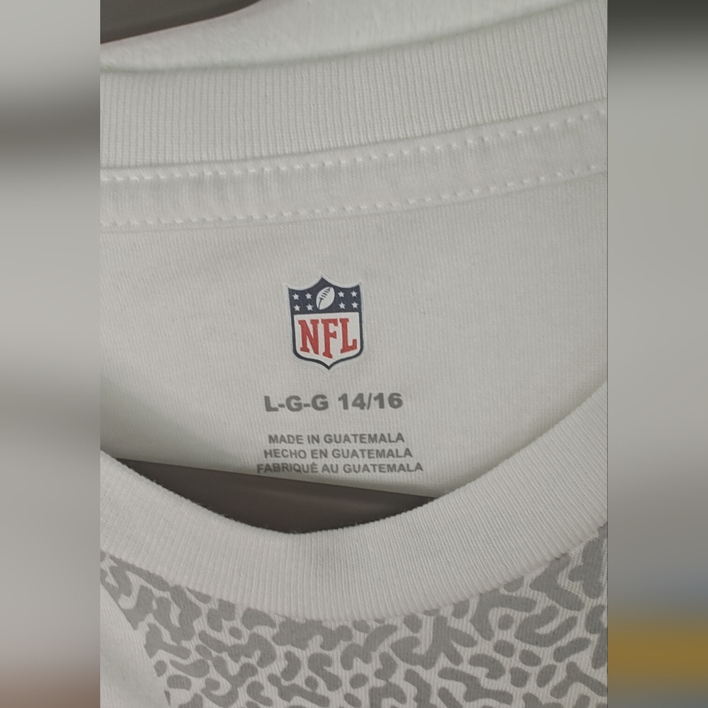NFL LA Chargers Logo T-Shirt NWT - Picture 3 of 4